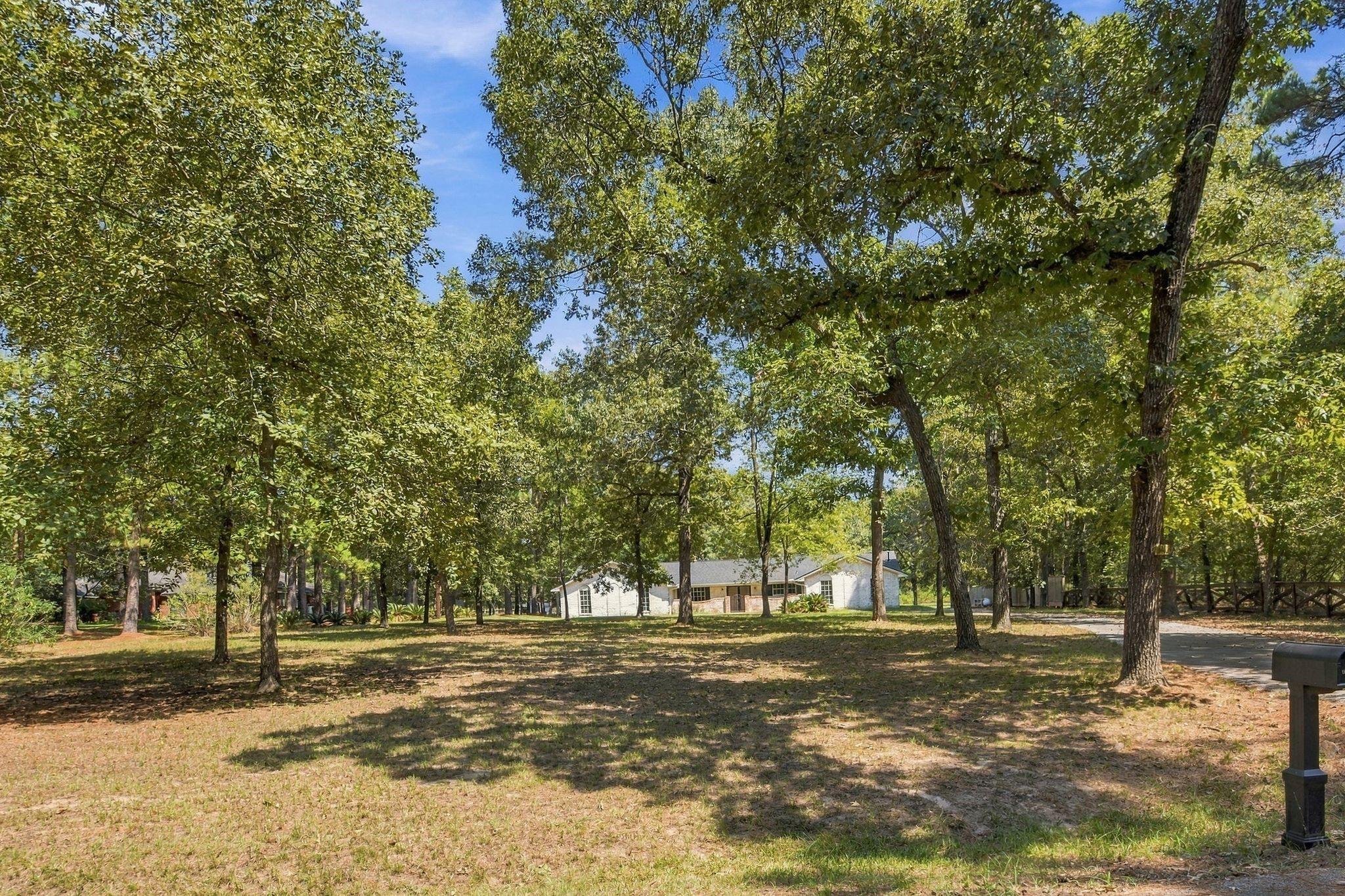 16402 Surrey Lane