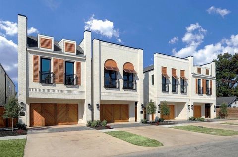 Photo of 531 W 27th Street, Houston, TX 77008 (MLS # 36584975)