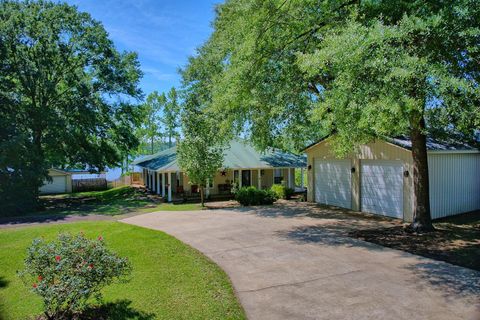 Photo of 10040 Texas 87 S S, Hemphill, TX 75948 (MLS # 10236628)