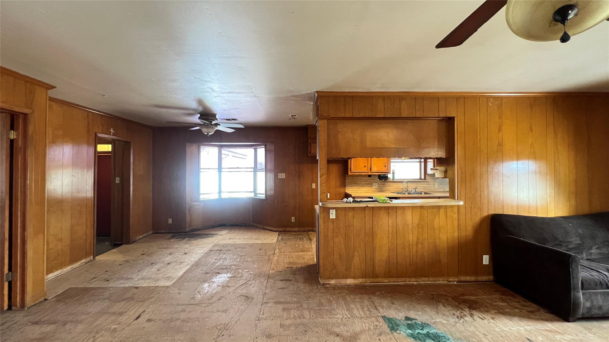 1421 Highway 36 N