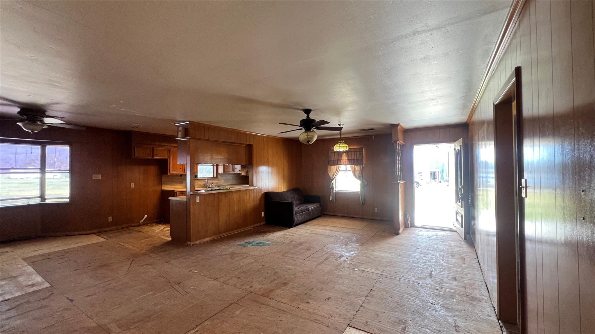 1421 Highway 36 N