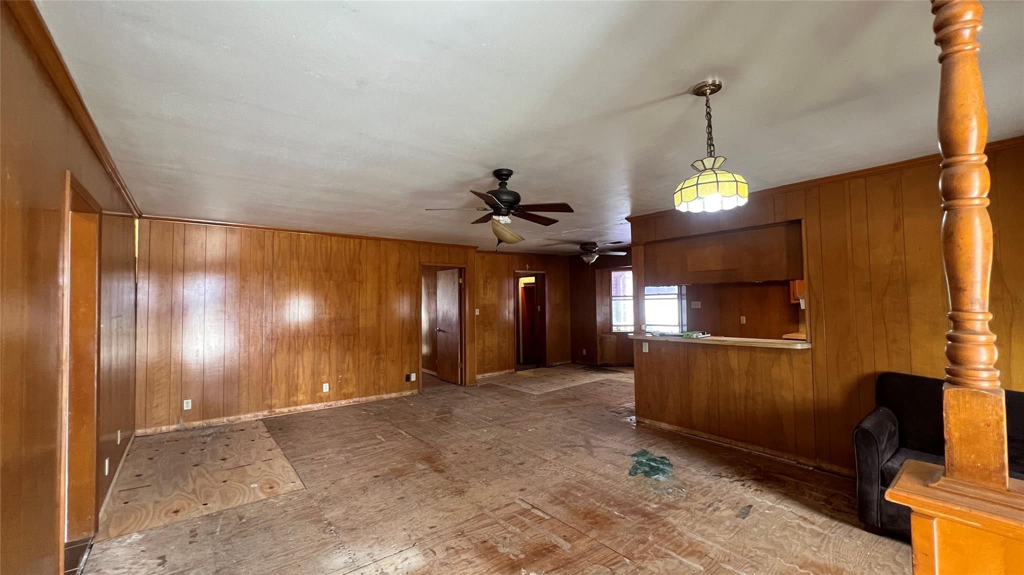 1421 Highway 36 N