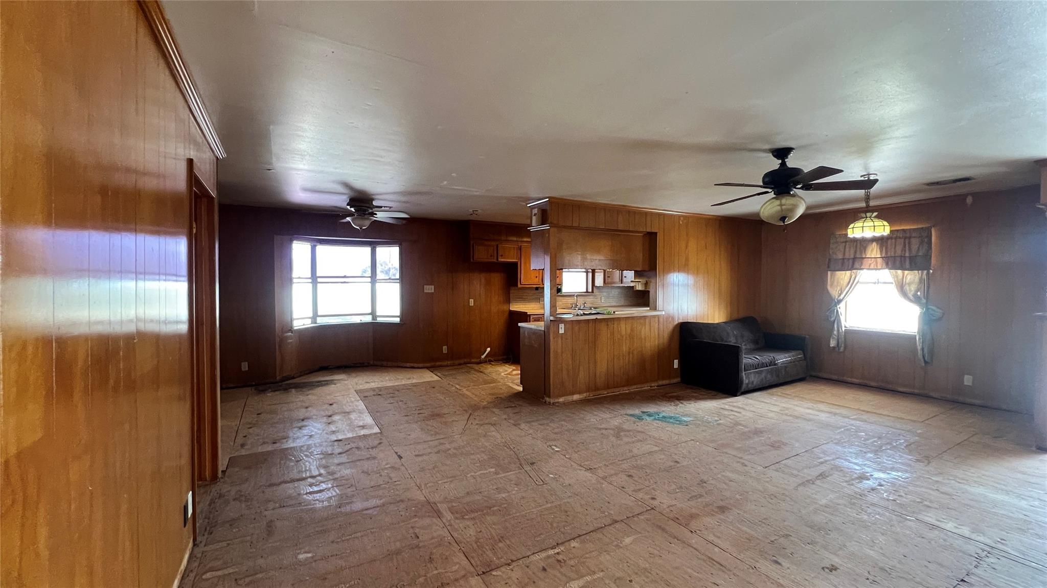 1421 Highway 36 N