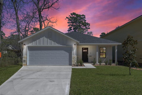 Photo of 106 Harbor Court Drive, Conroe, TX 77356 (MLS # 36905327)
