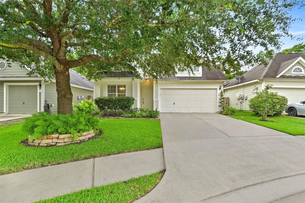 Photo of 12806 Pecan Shores Drive, Houston, TX 77044 (MLS # 32474824)