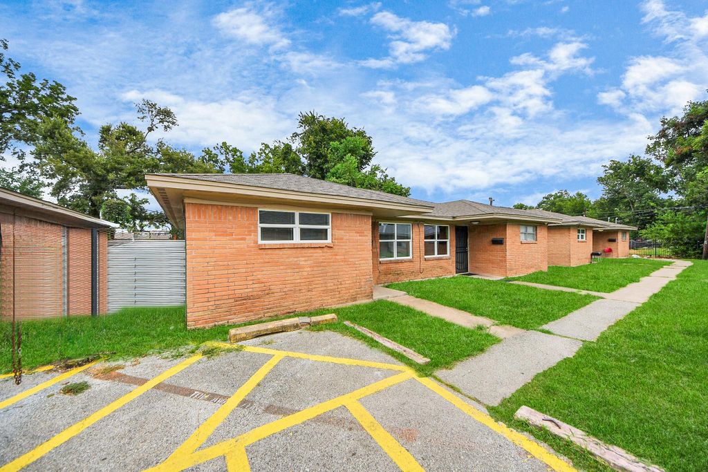 Photo of 5441 Minden Street #20, Houston, TX 77026 (MLS # 862253)