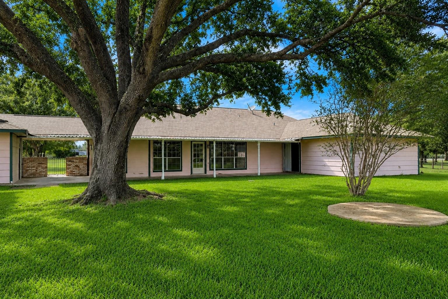 8696 Moravian Drive