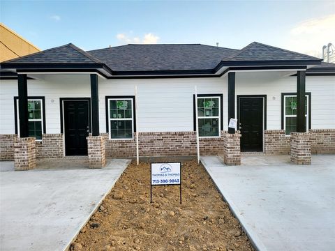 Photo of 322 New Hampshiire St, Houston, TX 77029 (MLS # 10303190)