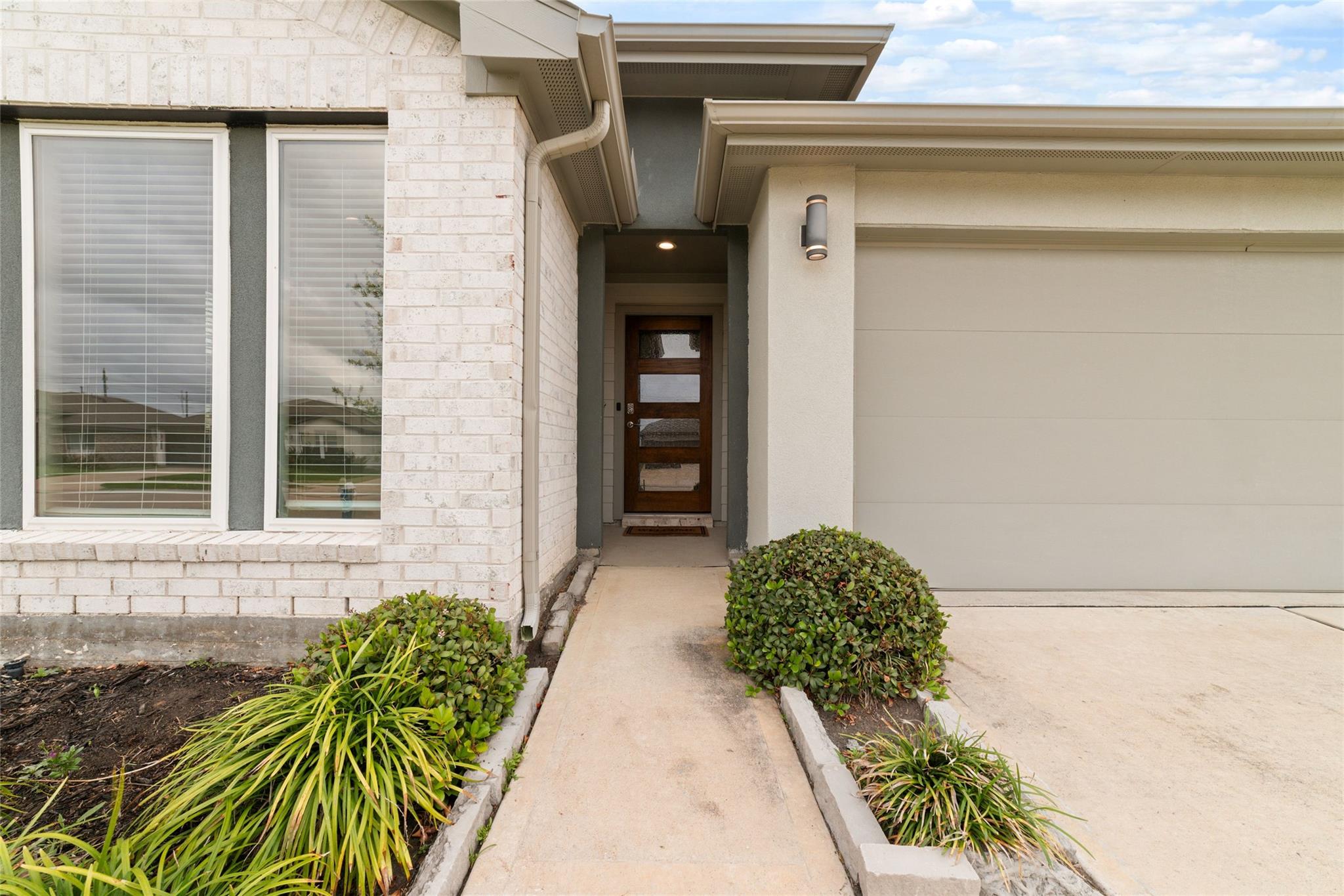 7615 Rainham Valley Lane