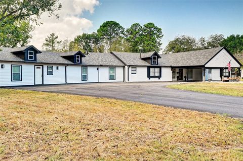 Photo of 6 Oak Hollow Circle, Cypress, TX 77429 (MLS # 66284542)