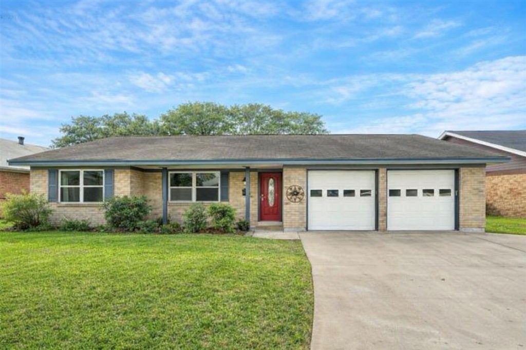 Photo of 1118 S Amy Drive, Deer Park, TX 77536 (MLS # 11649594)