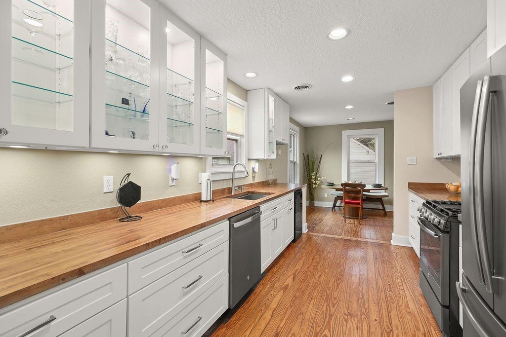 Photo of 507 S 2nd Street, La Porte, TX 77571 (MLS # 23351681)