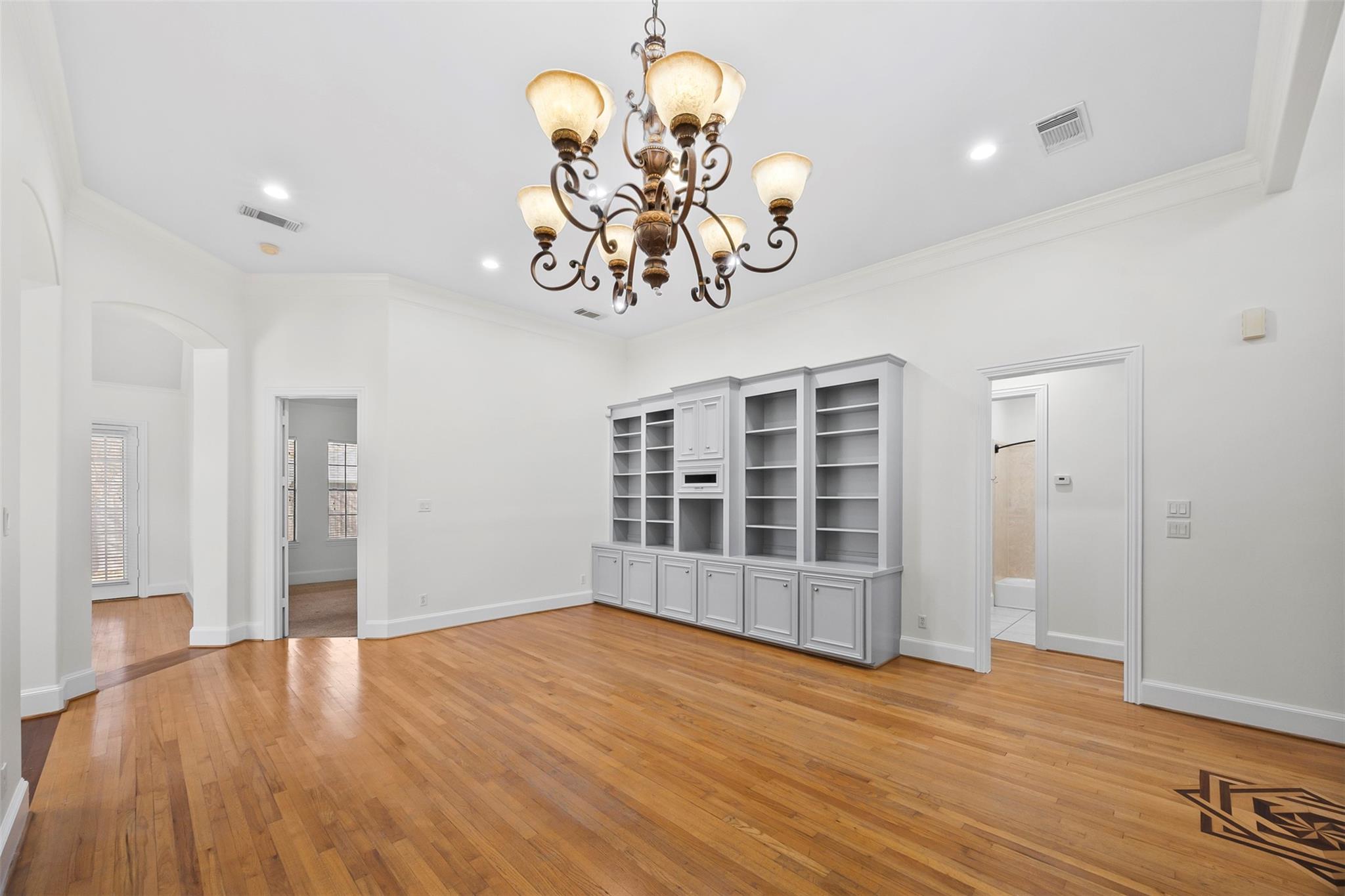 2305 Huntington Drive