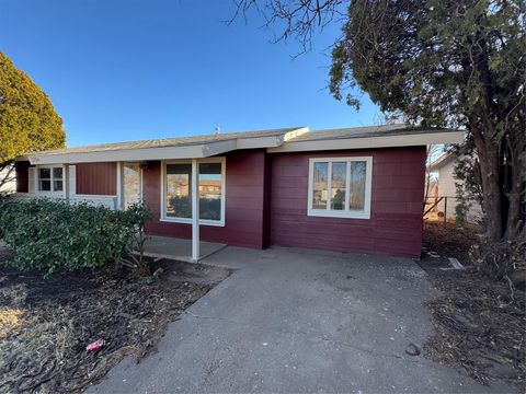 Photo of 2704 E Colgate Street, Lubbock, TX 79403 (MLS # 19669120)