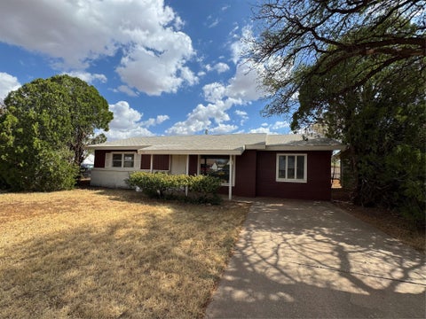 Homes For Sale - 2704 E Colgate Street<br/> Lubbock, TX 79403
