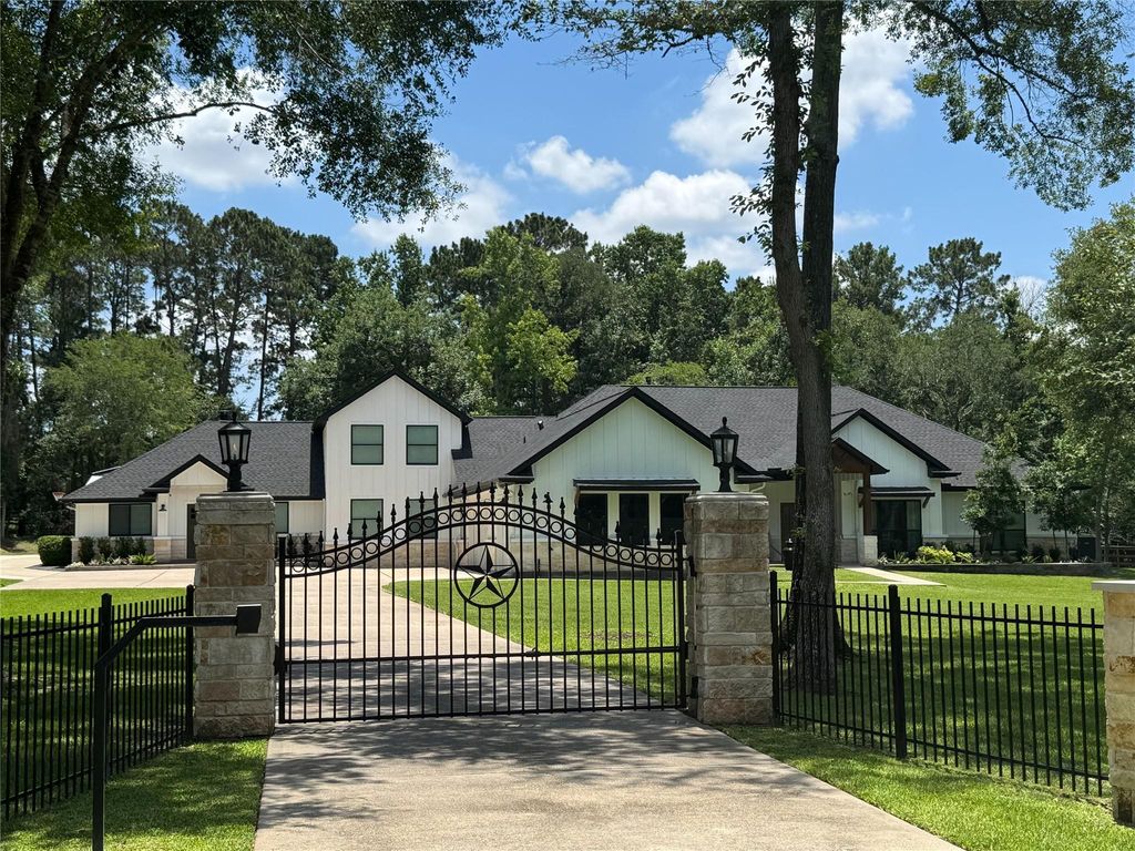 Photo of 9703 Crestwater Circle, Magnolia, TX 77354 (MLS # 62865027)