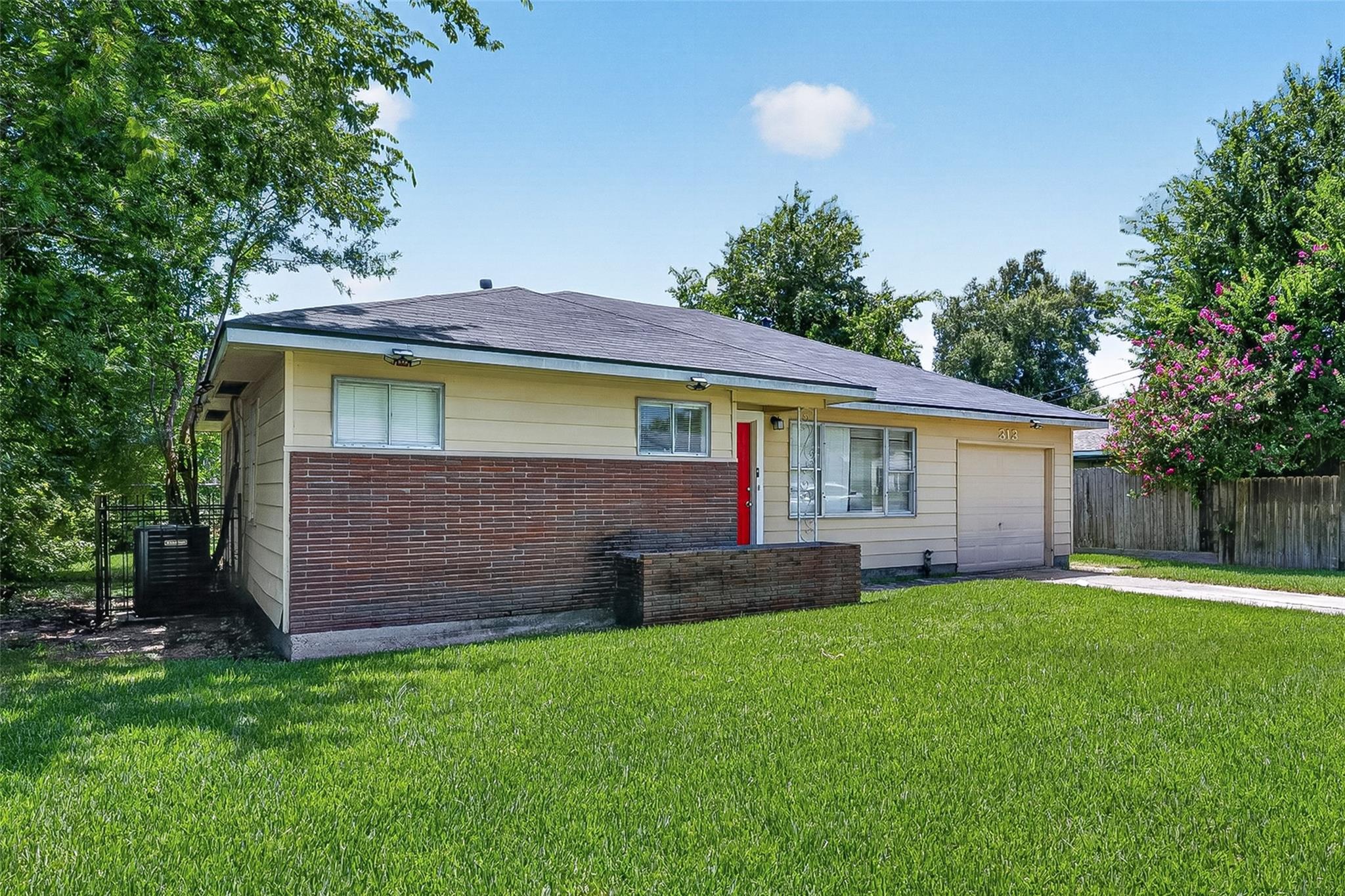 313 Greenbriar Drive