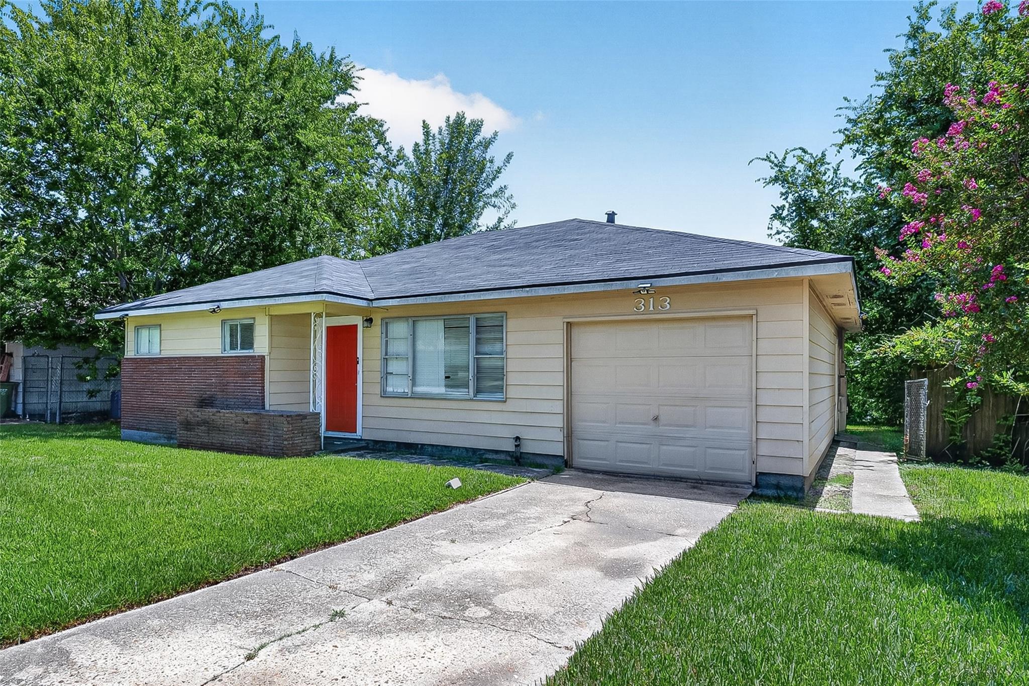313 Greenbriar Drive