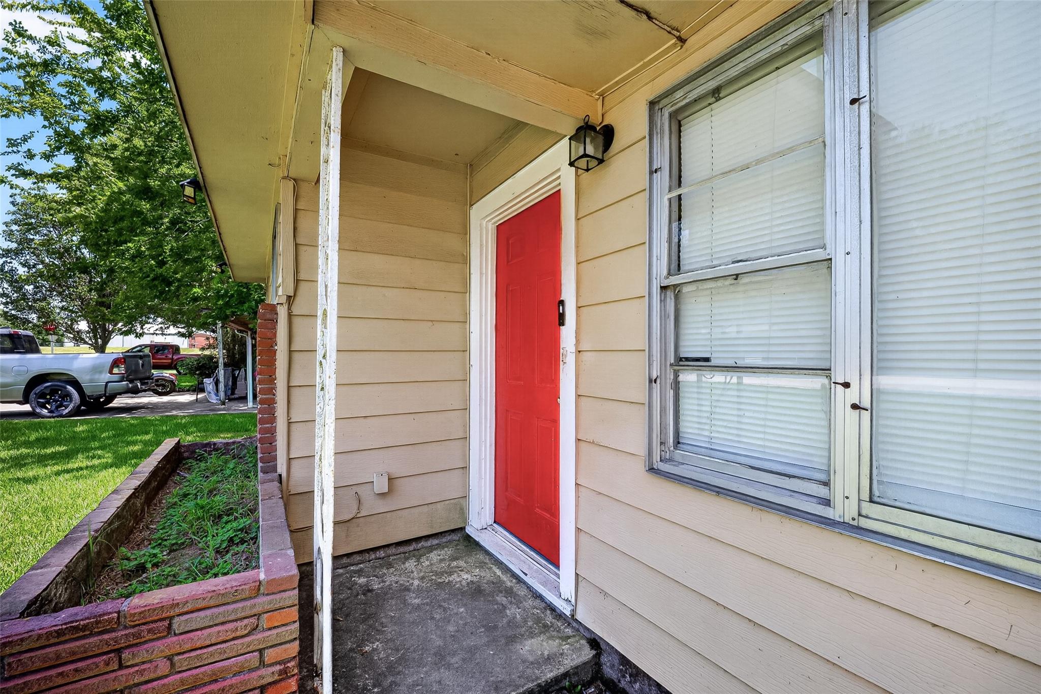 313 Greenbriar Drive