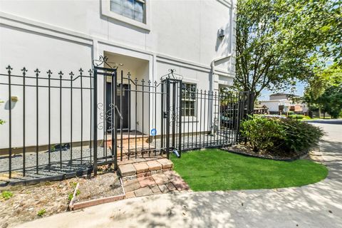 Tiny photo for 1529 Rosewood Street, Houston, TX 77004 (MLS # 81735350)