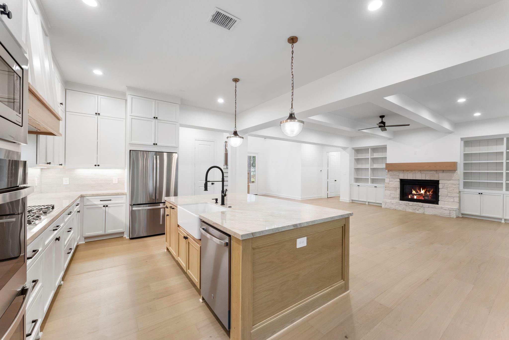 12111 Oak Hvn W, Magnolia, TX, 77354, USA, 5 Bedrooms Bedrooms, ,6 BathroomsBathrooms,Residential,Active,12111 Oak Hvn W,69910993