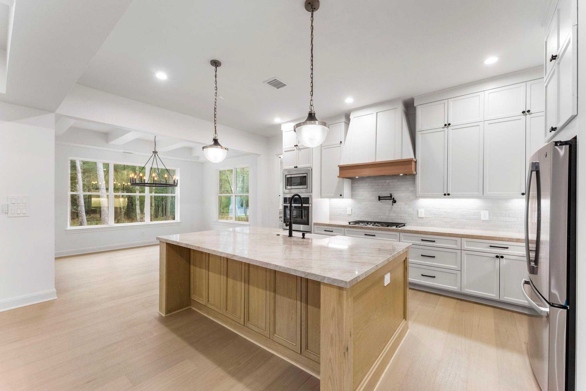 12111 Oak Hvn W, Magnolia, TX, 77354, USA, 5 Bedrooms Bedrooms, ,6 BathroomsBathrooms,Residential,Active,12111 Oak Hvn W,69910993