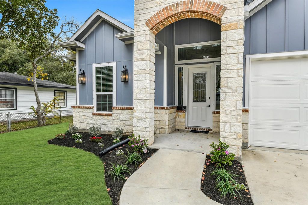 Photo of 1518 Oleander Drive, La Marque, TX 77568 (MLS # 79599920)