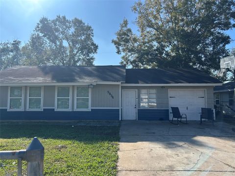 Photo of 5834 Belmark Street, Houston, TX 77033 (MLS # 26280171)