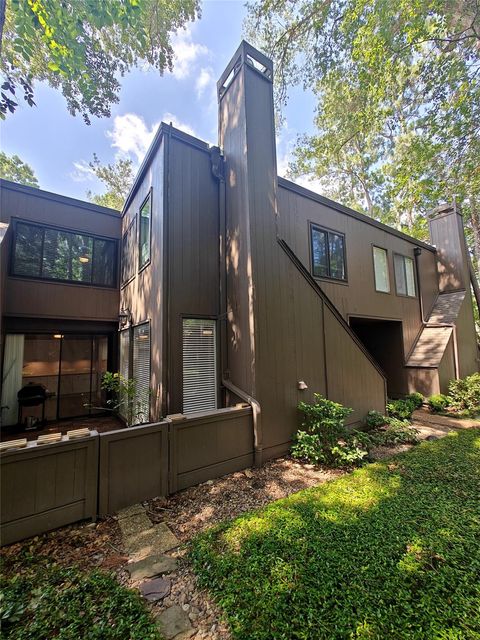 Photo of 161 Litchfield Lane, Houston, TX 77024 (MLS # 77606104)