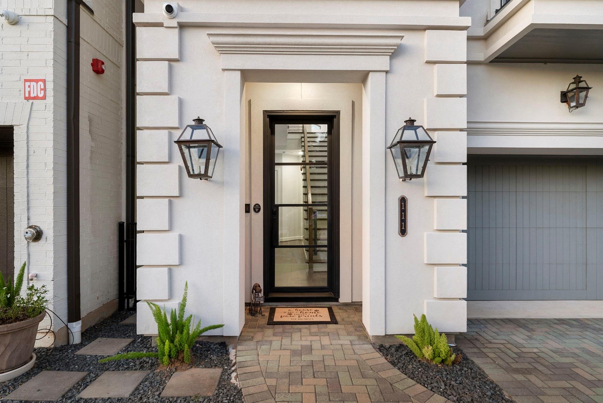 111 Vue Point Place