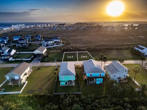Photo of 5 Isla Del Sol Dr, Galveston, TX 77554 (MLS # 81224842)