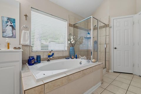 Tiny photo for 2 Camborn Place, The Woodlands, TX 77384 (MLS # 81254536)