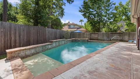 Tiny photo for 2 Camborn Place, The Woodlands, TX 77384 (MLS # 81254536)