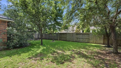Tiny photo for 2 Camborn Place, The Woodlands, TX 77384 (MLS # 81254536)