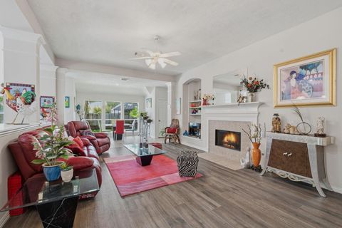 Tiny photo for 2 Camborn Place, The Woodlands, TX 77384 (MLS # 81254536)