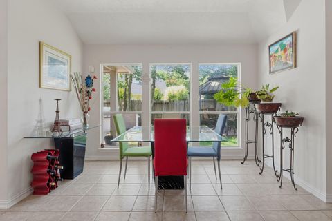 Tiny photo for 2 Camborn Place, The Woodlands, TX 77384 (MLS # 81254536)