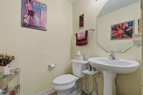 Tiny photo for 2 Camborn Place, The Woodlands, TX 77384 (MLS # 81254536)