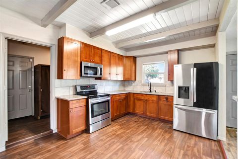 Photo of 802 Littlejohn Court, Pasadena, TX 77502 (MLS # 52523150)