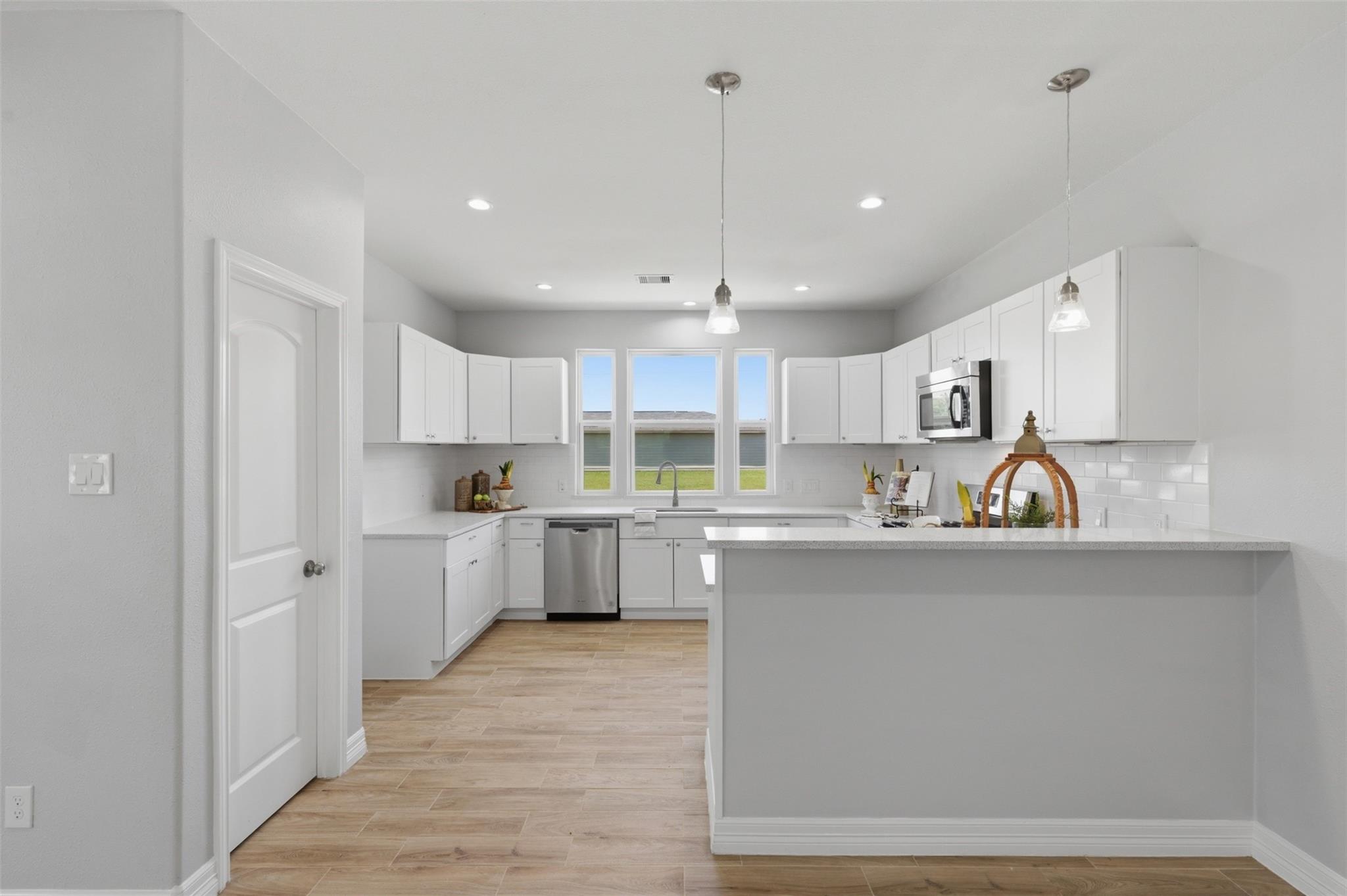 Photo 1 of 38 — 249 Mcdade Street, Hempstead, TX 77445