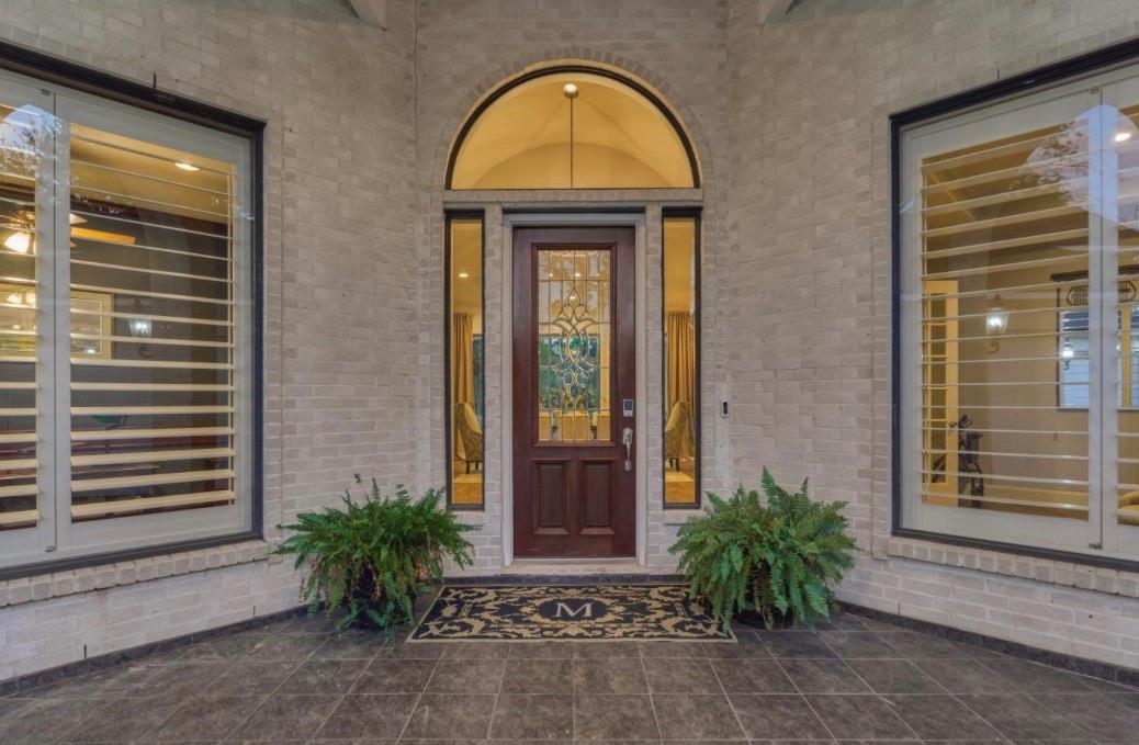 6611 Course View Lane