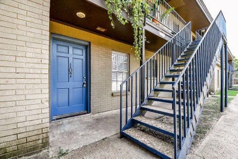 Apartment For Rent - 1518 East Avenue #107<br/> Katy, TX 77493