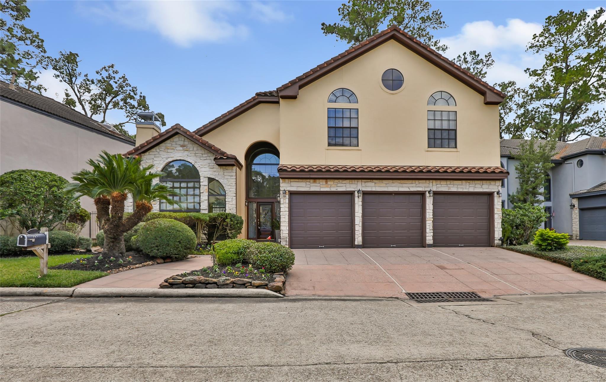 16 Kingwood Villas Court