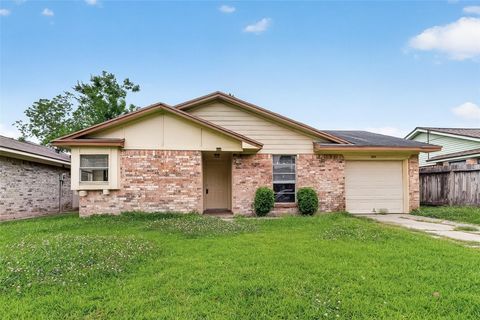 Photo of 4826 Redfish Reef Drive, Bacliff, TX 77518 (MLS # 60896525)