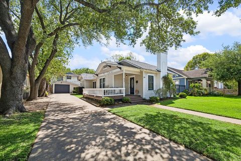 Photo of 824 W Melwood Street, Houston, TX 77009 (MLS # 68473733)