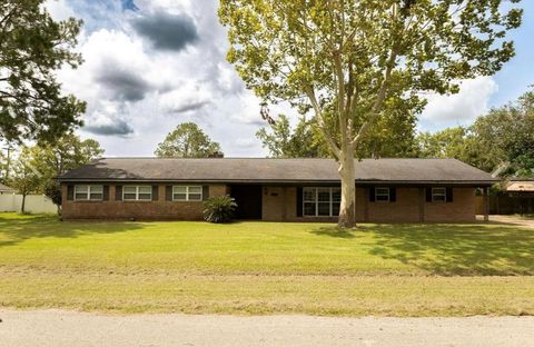 Photo of 2200 Laurel Street, Bay City, TX 77414 (MLS # 78234849)