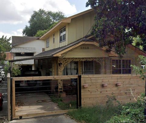 Photo of 7626 Avenue H, Houston, TX 77012 (MLS # 81747788)