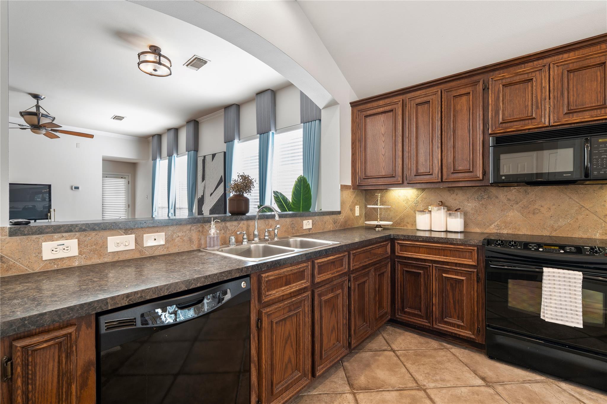 4323 Sunlit Pass Loop