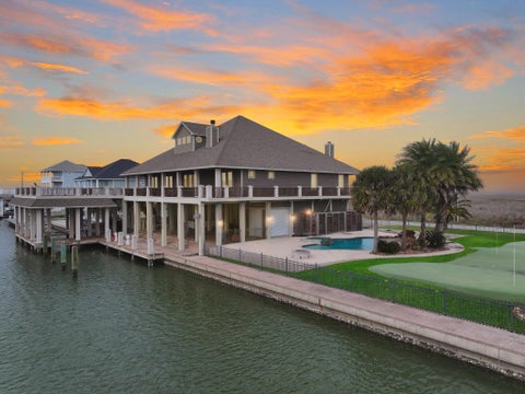 Homes For Sale - 1239 Lagoon Drive<br/> Crystal Beach, TX 77650