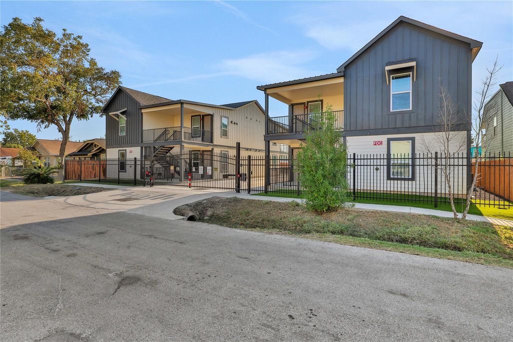 Photo of 2613 Delafield Street #101, Houston, TX 77023 (MLS # 47586225)