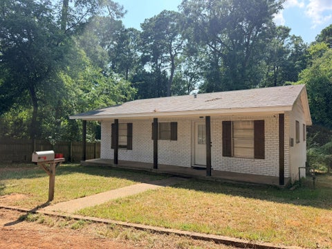 Photo of 103 N Pineview Terrace, Crockett, TX 75835 (MLS # 95677830)